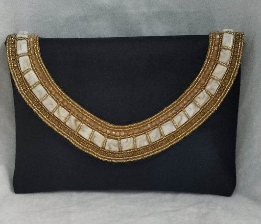 Elegan black clutch bag